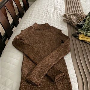 XS cold shoulder by cache